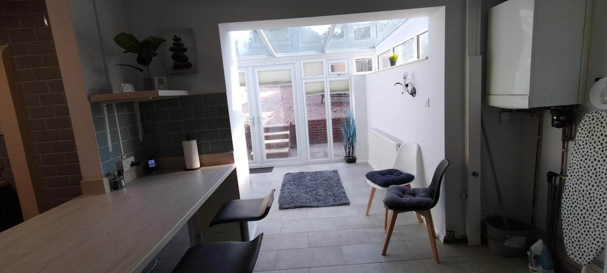 Brackenfield House In Great Barr, Near Alexander Stadium And M6, With Free Parking And Easy Access To Walsall, West Brom, Aston Football Ground, Star And Centre Apartment