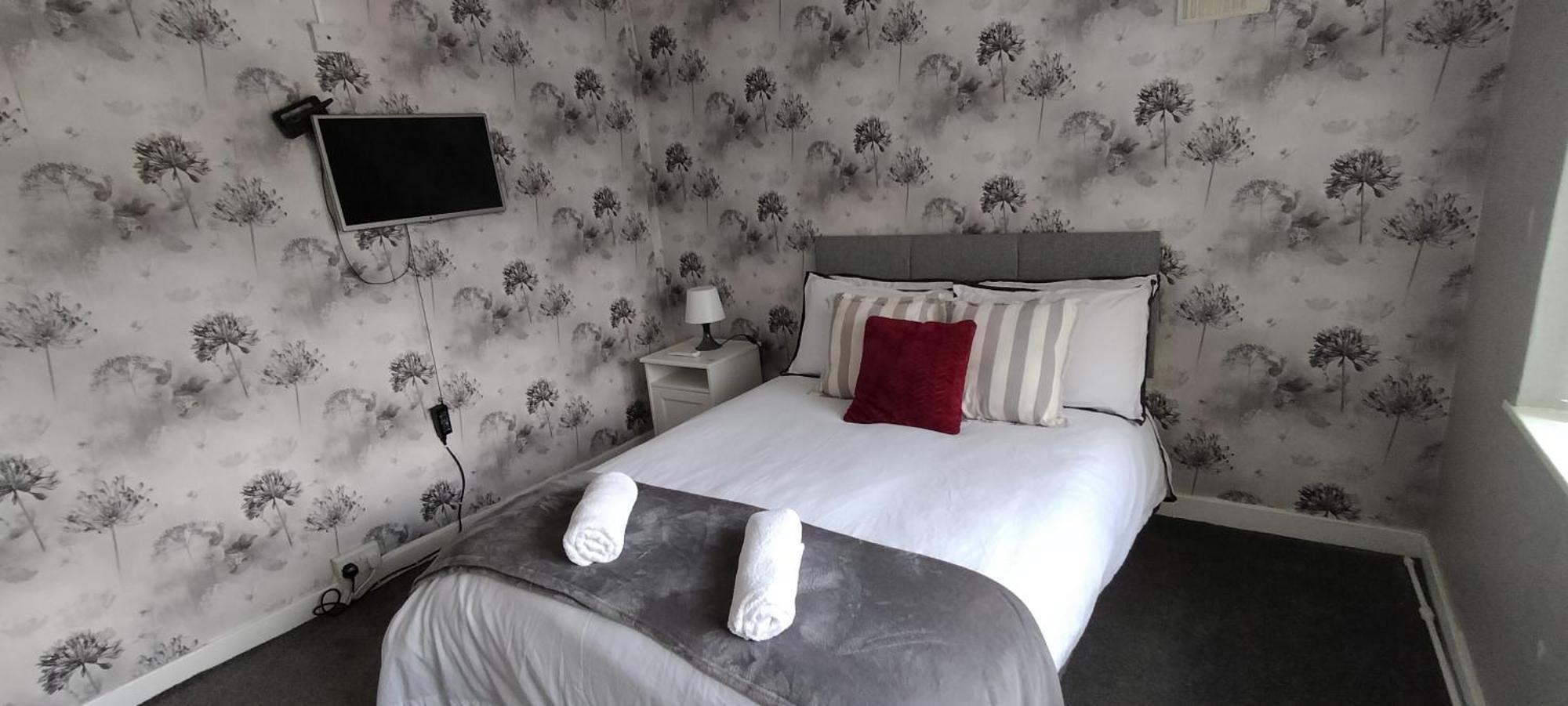 Brackenfield House In Great Barr, Near Alexander Stadium And M6, With Free Parking And Easy Access To Walsall, West Brom, Aston Football Ground, Star And Centre Apartment